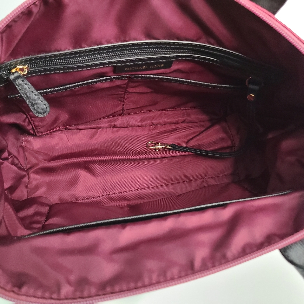 SOLD!!!  Michael Kors KELSEY Medium Nylon Tote Shoulder Bag - Picture 4 of 5